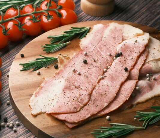자가면역질환 건강한 식단으로 극복! raw meat on brown wooden chopping board