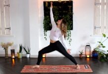 요가와 필라테스로 스트레스를 해소하고 건강 지키기 woman doing yoga